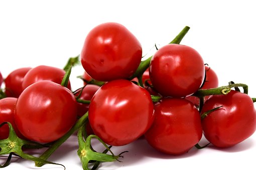 Indicazione in etichetta dell'origine del pomodoro: provvedimento che tutela la qualità in una filiera strategica in Italia come in Europa Indicazione in etichetta dell'origine del pomodoro: provvedimento che tutela la qualità in una filiera strategica in Italia come in Europa