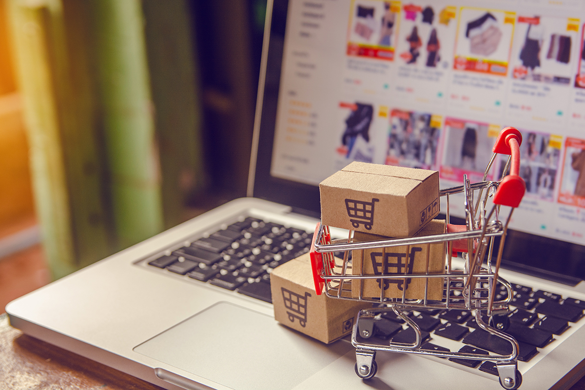 La crescita del mercato digitale e la battaglia tra originalità e contraffazione sul web La crescita del mercato digitale e la battaglia tra originalità e contraffazione sul web